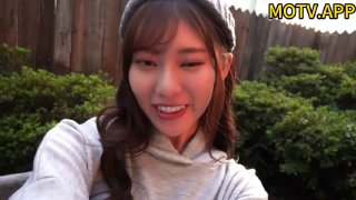 【在线】萝莉美眉柠檬夜晚勾搭两学生模样小哥开房可惜眼镜哥被电